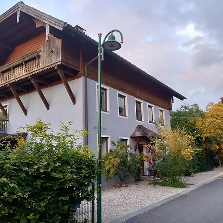 Girbl Bio Zimmer アパート ストローブル