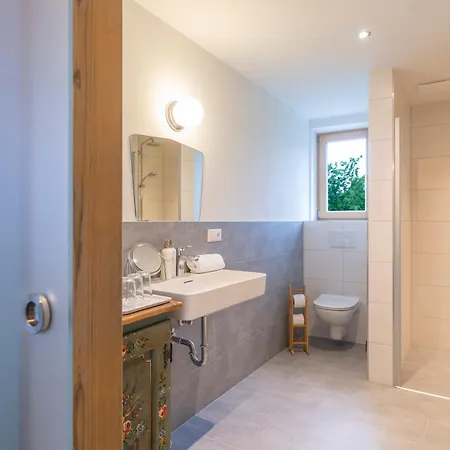 Girbl Bio Zimmer * Strobl