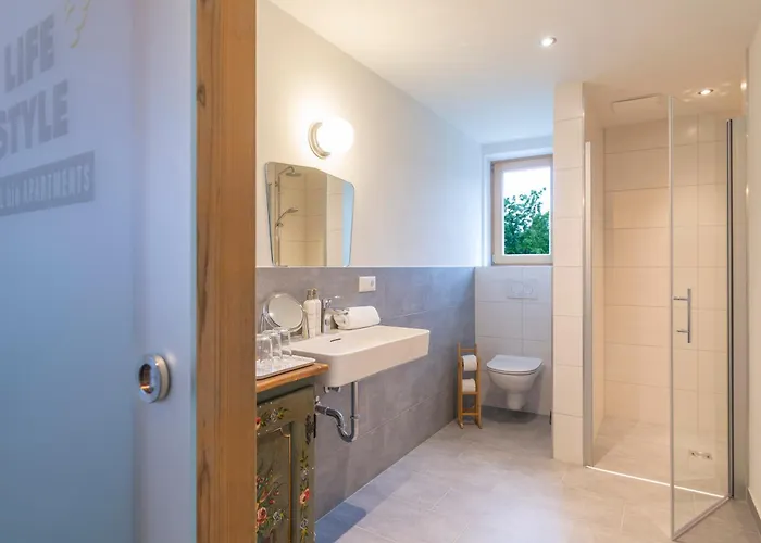 Girbl Bio Zimmer * Strobl